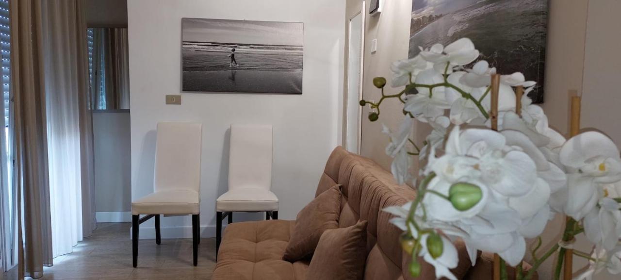 Hotel Ermeti B&B Brunch Riccione Exterior foto
