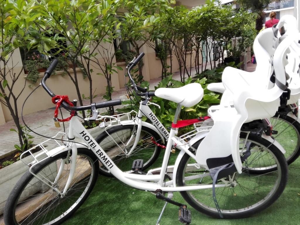 Hotel Ermeti B&B Brunch Riccione Exterior foto