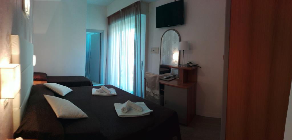 Hotel Ermeti B&B Brunch Riccione Exterior foto