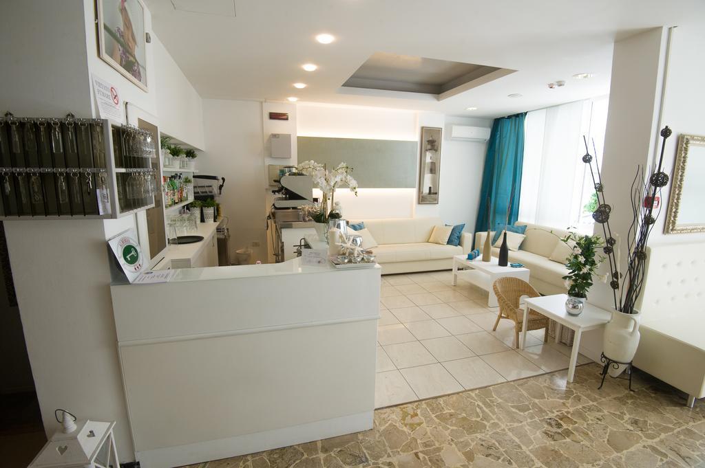 Hotel Ermeti B&B Brunch Riccione Exterior foto
