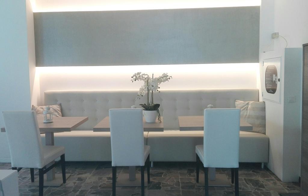 Hotel Ermeti B&B Brunch Riccione Exterior foto