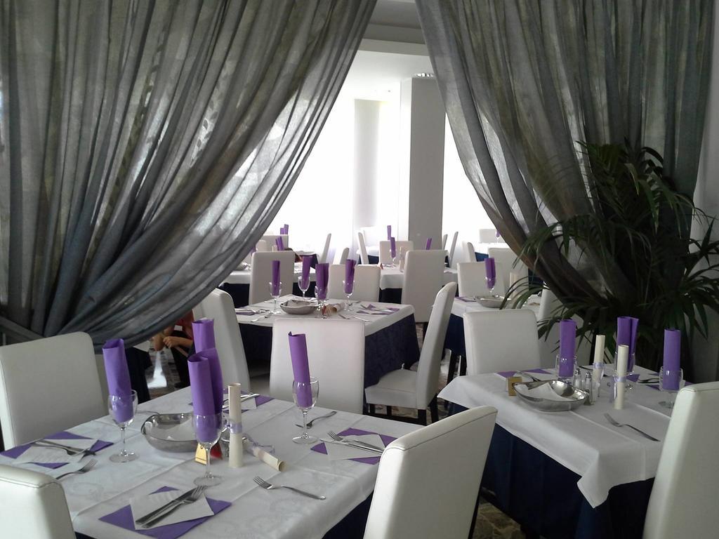Hotel Ermeti B&B Brunch Riccione Exterior foto